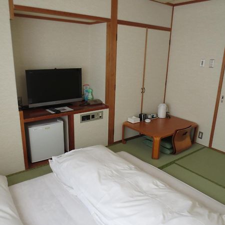 Hotel Minatoya Kōchi Zimmer foto